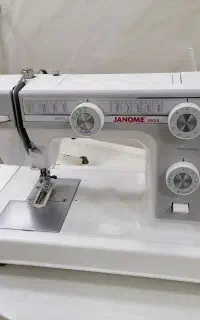 چرخ خیاطی ژانومه