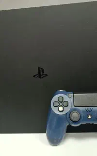 Ps4( اسلیم) ۱ ترابایت و ۵۰۰ گیگ موجود)