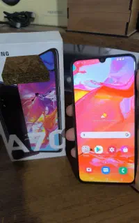 فروش فوری گوشی A70 128گیگ رم 6