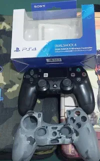 دسته ps4 و کیف حمل