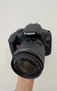 دوربین Canon 2000D با لنز 18-55 III زیر ۱۰۰۰ شات