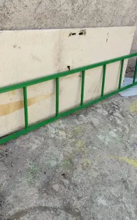 یک عدد نردبان اهنی 4متری