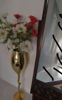 گلدان نو و گل های خارجی نو
