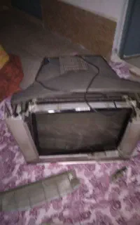 تلویزیون ۲۱ اینچ سامسونگ نیازمند تعمیر