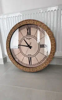 ساعت دیواری بزرگ