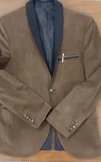 کت تک مخملی قهوه‌ای با یقه ساتن مشکی