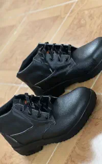 ۳ مدل کفش کار ایمنی جلو آهنی  تک سایز