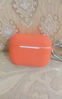 ایرپاد نو با کارتون کاور و ایرپاد نو