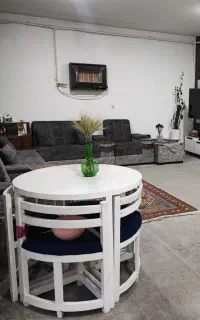 میز غذا خوری کم جا تمیز