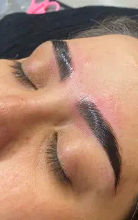 آف خدمات تخصصی لیفت ابرو ومژه