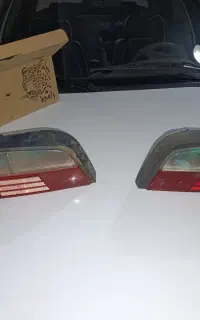 یک جفت چراغ خطر پارس