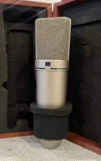 میکروفون u87