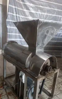 دستگاه آب گوجه گیری اصل، ابزارآلات صنعتی