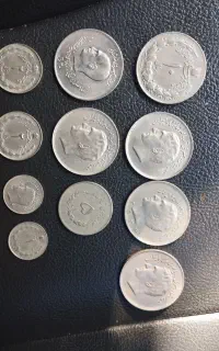 تعدادی سکه قدیمی