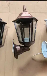 چراغ دیواری فلزی حیاطی