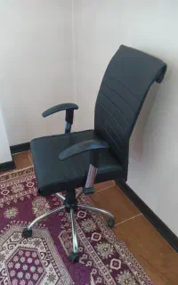 صندلی اداری در حد نو