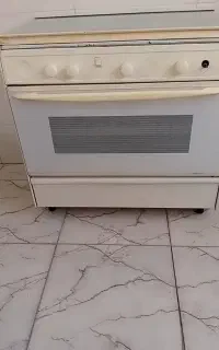 اجاق گاز ۵ شعله کار کرده و سالم ۷۰۰۰۰۰۰۰