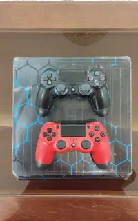 پی اس فور(PS4)اسلیم، یک ترا، دو دسته