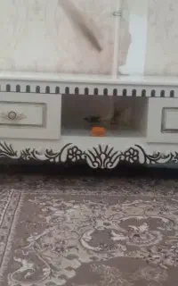 میز تلویزیون سالم دو تا کشو  بخاری بزرگ سالم