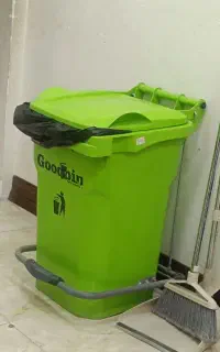سطل زباله بزرگ