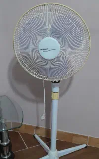 پنکه ایستاده سالم و نو