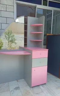 فروش کمدومیز همه کاره و اینه به همراه یک تلوزیون