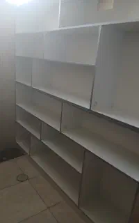 کتابخانه  و قفسه