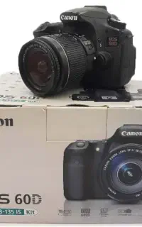 دوربین عکاسی کانن 60D و ست نورپردازی