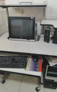 تعدادی میز با قیمت مناسب