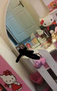 میز آرایش و کمد