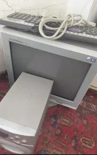 مانیتور CRT قدیمی + باند کنار مانیتور