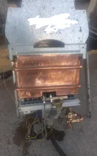 سرویس آبگرمکن دیواری و تعمیر آبگرمکن تعمیر کار
