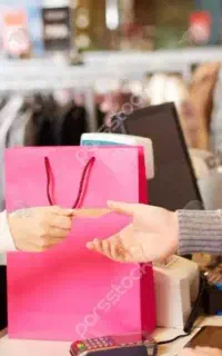 نیازمند فروشنده خانم
