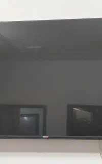 تلویزیون ۶۵ اینچ
