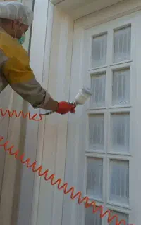 نقاش نقاشی در چوبی ۳تومن