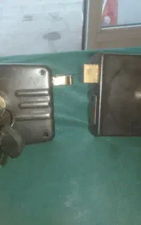 قفل درحیاطی رجبی با دو کلیدکتابی و توپی برنجی