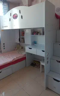 تخت دو طبقه نوجوان با میز تحریر و به همراه کشو