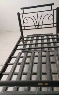 تخت فلزی تک نفره