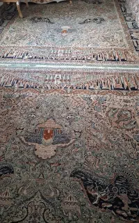 سه عدد فرش ماشینی ۱۲ متری به فروش میرسد