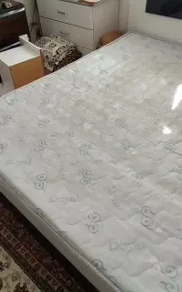 یک عدد  تشک  ۲نفره