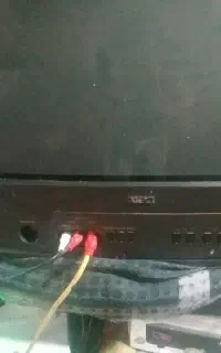 یک  تلویزیون ۲۱ اینچ NEC