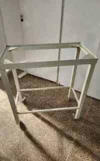 سلام چهاپایه چرخ دار