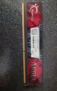 رم ddr3 برند gSkill 4gig  باس 1600
