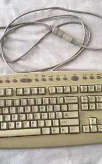 صفحه کلید قدیمی جنیوس Genius KWD 910