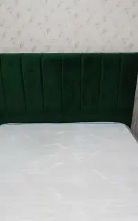 تخت و تشک در حد نو ابعاد 150*220