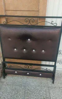 تخت خواب یکنفره چرم فلزی
