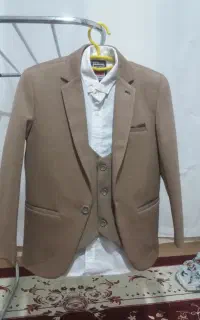 یک دست کت شلوار پسرانه
