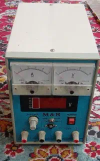 منبع تغذیه