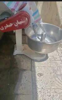 خمیر زن فروشی