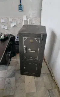 گاوصندوق 1متری تمیز سالم سالم